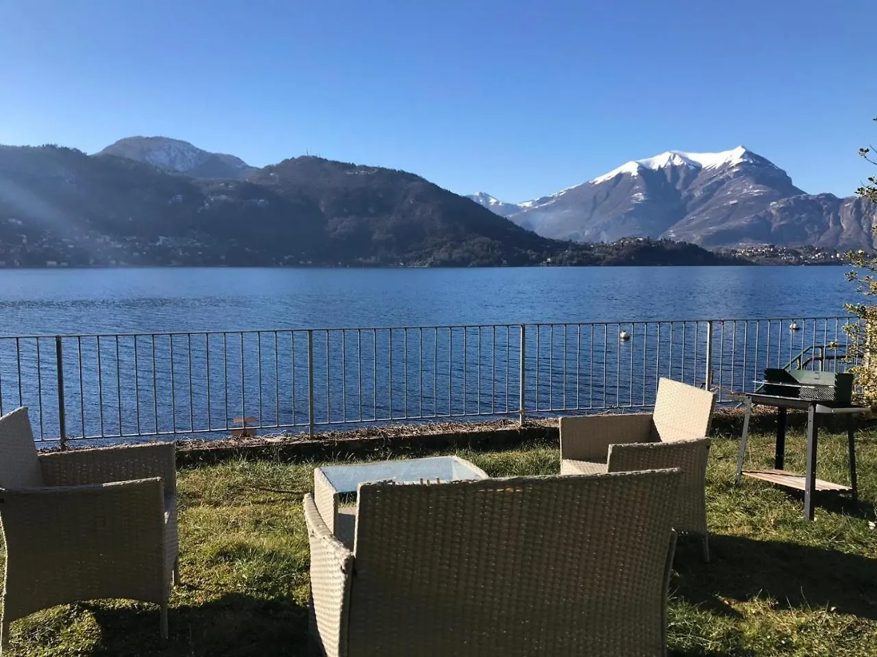 The Garden On The Lake Lierna 0*,